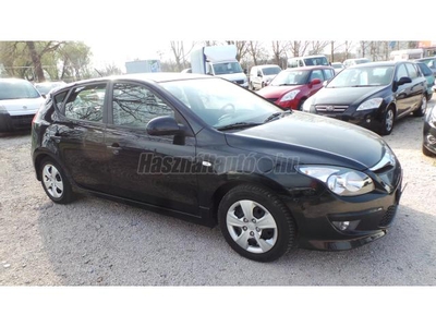 HYUNDAI I30 1.4i Business 133000KM KLIMA