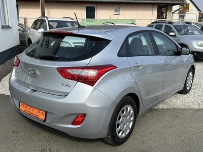 HYUNDAI I30 1.4i Life Kitűnő Állapot. Garantált:82.000.Km. Gyári Navi. Tolatókamera. Friss Műszaki!