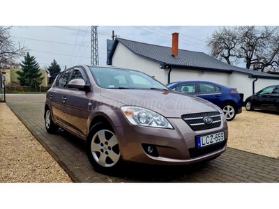 KIA CEE'D 1.4 EX Limited 1 ÉV GARANCIA!--75.000 Km