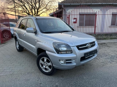 KIA SPORTAGE 2.0 LX Base 4x2 MEGKÍMÉLT KÜLSŐ BELSŐ ÁLLAPOTBAN! 2.ÉV FRISS MŰSZAKIVAL!