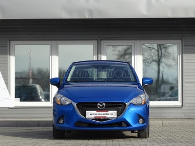 MAZDA 2 1.5 Takumi 101eKM-NAVI-TEMPOMAT-ALUFELNI-SZERVÍZKÖNYV-KEY'LESS