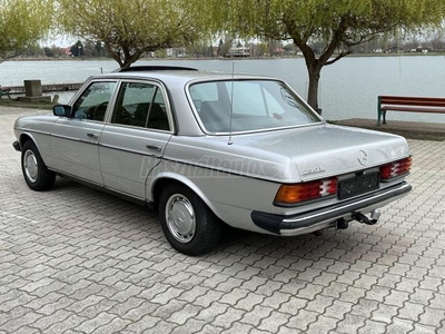 MERCEDES-BENZ W 123 230 E