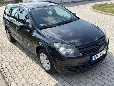 OPEL ASTRA H Caravan 1.3 CDTI Essentia NAVI TEMPOMAT SZERVIZKÖNYV