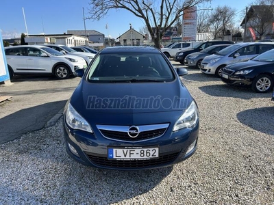 OPEL ASTRA J 1.6 Cosmo MAGYARORSAZÁGI-TEMPOMAT-KLÍMA