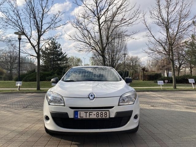 RENAULT MEGANE 1.6 Advantage