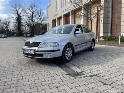 SKODA OCTAVIA 1.6 Ambiente