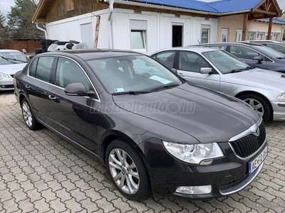 SKODA SUPERB 1.6 CR TDI Ambition Belga Import végig vezetett szervizkönyv