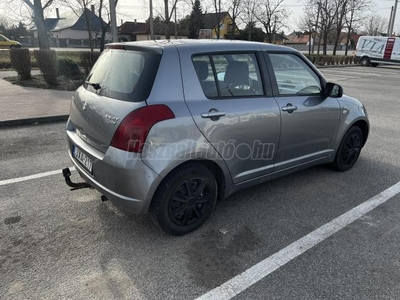 SUZUKI SWIFT 1.3 GLX Vonóhorog