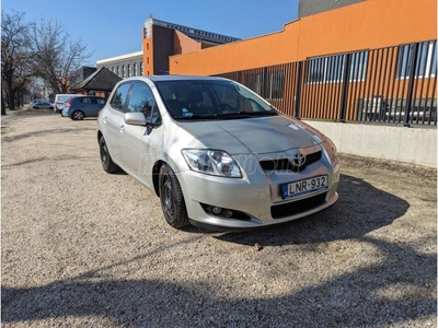 TOYOTA AURIS 1.6