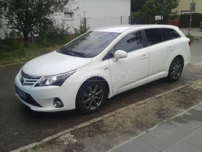 TOYOTA AVENSIS Wagon 2.2 DCAT Executive (Automata)