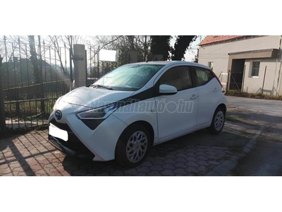 TOYOTA AYGO 1.0 x-play