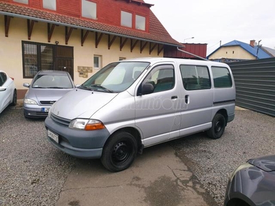 TOYOTA HI-ACE Hiace 2.4 D Glass Van 6 személy- vonóhorog - dupla tolóajtó