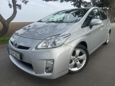 TOYOTA PRIUS 1.8 HSD Premium (Automata) Kamera-digit klíma-szervízkönyv