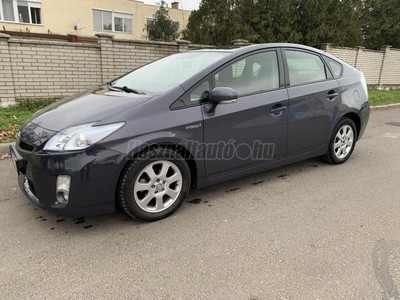 TOYOTA PRIUS 1.8 HSD(Automata) 272000 KM