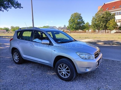 TOYOTA RAV 4 Rav4 2.0 4x4 MAGYARORSZÁGI.SZERVIZKÖNYVES