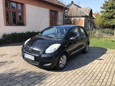 TOYOTA YARIS 1.0