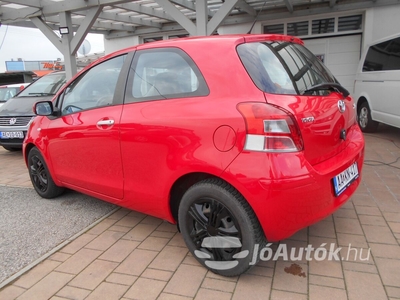 Haszn lt Toyota Yaris 1 0 Terra rak Waa2