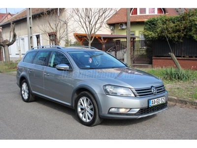 VOLKSWAGEN PASSAT VII Variant 2.0 CR TDI BMT Alltrack // TEMPOMAT // ELSŐ KERÉK HAJTÁS // FÉLBŐR // HIGHLINE