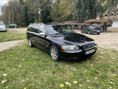 VOLVO V70 2.5 T Summum (Automata)