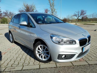 BMW 218i Active Tourer (CSALÁDI EGYTERŰ). M.O-I. PDC. NAVI. LED