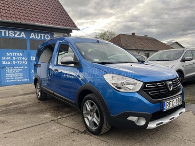 DACIA DOKKER 1.5 dCi Stepway 1 tulaj.magyarországi.téli-nyári kerék.horog.NAVI