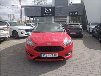 FORD FOCUS 1.5 EcoBoost ST-Line Red Magyarországon vásárolt SZERVIZKÖNYVES! Télikerék garniturával!