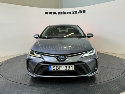 TOYOTA COROLLA Sedan 1.8 Hybrid Comfort Style Tech e-CVT magyar. 1 tulaj. sérülésmentes. végig márkaszervizben szervizelt. ÁFA-s