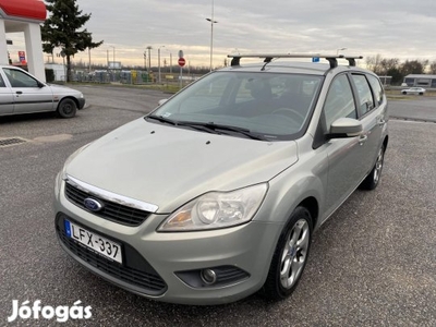 Ford Focus 1.6 Fresh kevés km.szerizkönyv.klíma...