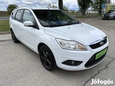 Ford Focus 1.8 FFV Titanium Szervizkönyv