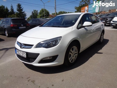 Opel Astra J Sedan 1.6 Enjoy EURO6 109ekm. végi...