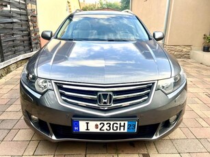 HONDA ACCORD Tourer 2.2 i-DTEC Executive Vezetett szervizkönyv