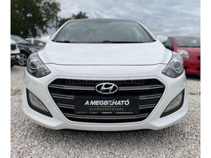 HYUNDAI I30 1.6 GDi Style PASSION. Panorámatető. Navigáció. Kamera. Ülés-Kormányfűtés