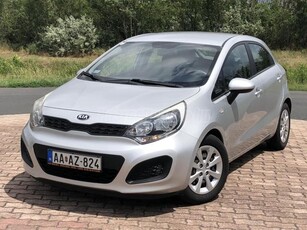 KIA RIO 1.2 CVVT LX Szervízkönyv.2db kulcs.klíma.tolatóradar.bluetooth.86 LE.költségmentes állapot