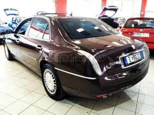 LANCIA THESIS 2.4 JTD 20V Executive (Automata) 3xDIGIT KLÍMA-NAVI-TV-SOLARTETŐ-MEM.FŰT.BŐR ÜLÉS-PARKRADAR-XENON-BOSE-ESP-ASR