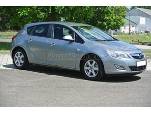 OPEL ASTRA J 1.6 Enjoy LEINFORMÁLHATÓ KM! FRISS SZERVIZ! GYÖNYÖRŰ ÁLLAPOT!