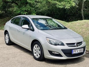 OPEL ASTRA J Sedan 1.6 Enjoy EURO6 72 EKM! MAGYARORSZÁGI! ELSŐ TULAJDONOS! FRISS SZERVIZ!