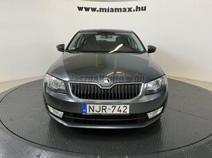 SKODA OCTAVIA 2.0 CR TDI Ambition DSG Euro 6 magyarországi. vezetett szervizkönyves. leinformálható