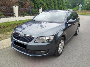 SKODA OCTAVIA Combi 2.0 CR TDI Ambition Sérülésmentes!