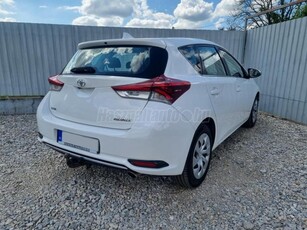 TOYOTA AURIS 1.6 D-4D Active Trend+ 1 TULAJ! MÁRKASZERVIZES! ÜLÉSFŰTÉS! VONÓHOROG!