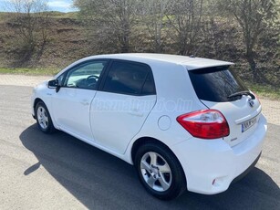 TOYOTA AURIS 1.8 HSD Sol Navi (Automata) FRISS MŰSZAKI