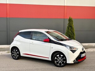 TOYOTA AYGO 1.0 x-play + style + cool&safe + connectivity Első Tulajtól! Gyárifényezéssel! Nagyon Felszerelt!