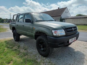 TOYOTA HI LUX Hilux 2.5 D-4D 4x4 Double SR5 TELJESEN FELÚJÍTOTT KAROSSZÉRIA.FUTÓMŰ.FRISS FESTÉSSEL.VONÓHOROG.PLATÓBÉLÉS.PLAT