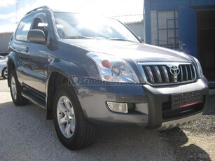 TOYOTA LAND CRUISER 3.0 D VX VALÓS KM-SZERVIZKÖNYV