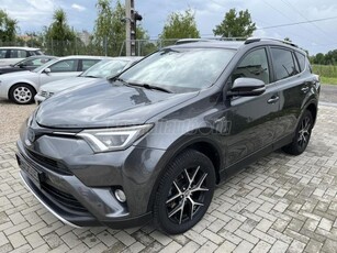 TOYOTA RAV 4 Rav4 2.5 Hybrid Executive e-CVT 1 ÉV GARANCIA.NAVI.D.D.KLÍMA.TEMPOMAT.LED.4 WD