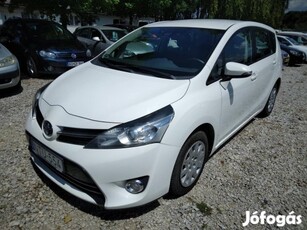 Toyota Verso 1.6 D-4D Executive Skyview TSS Nav...