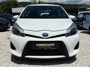 TOYOTA YARIS 1.5 HSD Active (Automata) 134e km. Tempomat. Digit klíma