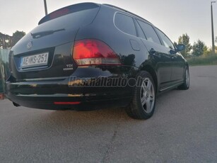 VOLKSWAGEN GOLF 1.6 TDi Trendline 4motium 4x4