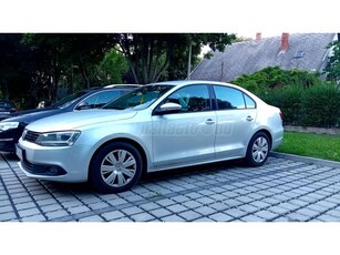 VOLKSWAGEN JETTA VI 1.4 TSI Trendline