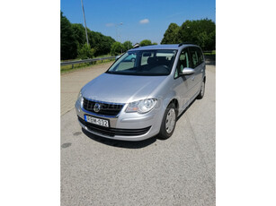 VOLKSWAGEN TOURAN 1.4 TSi Trendline