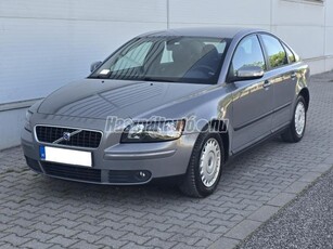 VOLVO S40 1.6 Kinetic GARANTÁLT KM!!!! NEM KÜLFÖLDRŐL BEHOZOTT!!!! GYÖNYÖRŰ ÁLLAPOT!!!